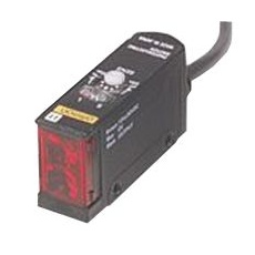 【E3S-AD11】Omron 光電センサ ブロック形 検出範囲 10 mm → 200 mm