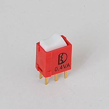 【4UD1-R1-1-M2-R-N-W】基板実装型超小型ロッカスイッチ 白 ON-ON PC端子