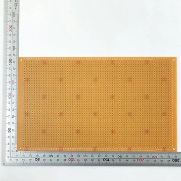 ユニバーサル基板（紙フェノール片面／137×232×1.6t）（ICB-98F）【ICB-98F】