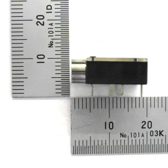 3.5mmステレオジャック 基板取付用 3極タイプ【GB-35J-LTWC-BM】