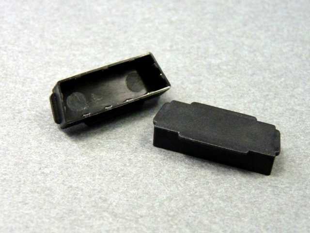 【MDR26CK-B0-6】【在庫処分セール】コネクタ保護キャップ ミニュチュア デルタ リボン コネクタ 26Pin用(機器側)(6個入)