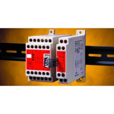 【G9SA-301】RELAY SAFETY 3PST-NO 250VAC 5A