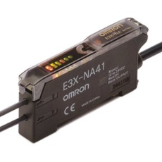 【E3XNA8OMS】シンプル光ファイバセンサ E3XNA8OMS IP50 12 → 24 V dc