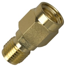 【132171RP】ADAPTOR SMA PLUG SMA RP JACK 50OHM