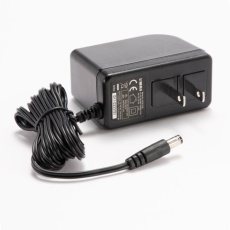 【UNIFIVE-UU324-1220-5521】ACアダプター 12V/2A(内径2.1mm)