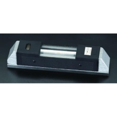 【EA735M-40B】200mm(0.04mm/m)精密レベル