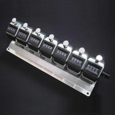 【EA762AA-35】[4桁]数取器(7連・台付き)