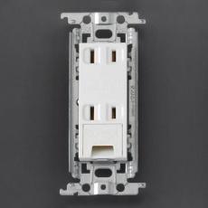 【EA940CD-467】125V/15A 埋込コンセント(2口/アースターミナル付)