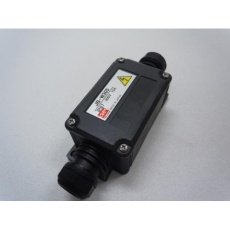 【EA940CY-5B】5極(300V/15A)端子台付中継ボックス(黒)