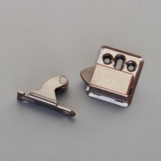【EA951M-53】31mm ローラーキャッチ(左用)