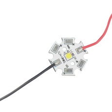 【ILH-PO01-QW80-SC221-WIR200.】LED MODULE QUARTZ WHT 3500K 130LM 1W