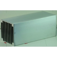 【84V84L100】ヒートシンク 長さ：84mm 幅：84mm 高さ：100mm