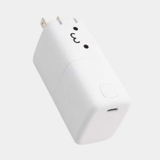 【DE-AC09-5000WF】AC充電器一体モバイルバッテリー（5000mAh/30W/C×1）