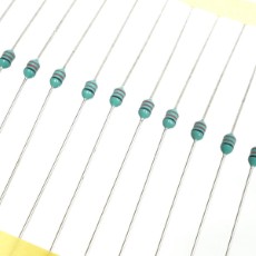 【YAL0204-220K】ラジアルリードインダクター(/22μH/±10%~20%)