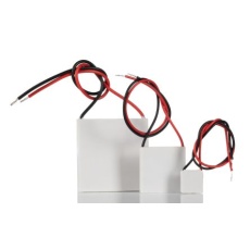 【217-2397】ペルチェモジュール、冷却能力 83.9W 6.7A 20V エリア:40 x 40mm