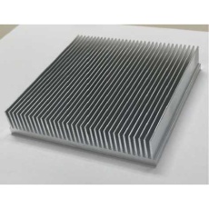 【HTE100-20(5)-100】ハイトング万能型放熱器(100×100×20.4mm)フライス加工品