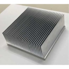 【HTE100-40(5)-100】ハイトング万能型放熱器(100×100×40.4mm)フライス加工品