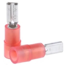 【270-7586】メス スペードコネクタ、ダブルクリンプ タイプ: 0.5mm2 → 1.5mm2 22AWG → 16AWG、赤