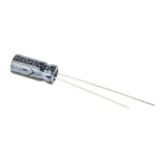 【711-1551】470nF、63V dc コンデンサ、ラジアル、スルーホール ±20%、-40℃～105℃