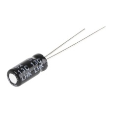 【711-1576】22μF、63V dc コンデンサ、ラジアル、スルーホール ±20%、-40℃～105℃