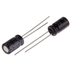 【711-2015】1μF、400V dc コンデンサ、ラジアル、スルーホール ±20%、-25℃～105℃