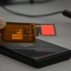 【KONICAMINOLTA-A9F4C0B】フレキシブル有機EL照明 A9F4C0B 赤 15mm角 無線給電タイプ