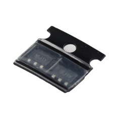 【SSCI-022729】日本語フォントROM GT20L16J1Y チップ 2個入り