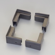 【EA911BG-16A】70x70mm プラダンコーナーセット(L2個+R2個/導電/黒)