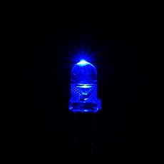 【BL304B2CA1A01】LED(3.85mm・青・高輝度・集光・3.2V・4500mcd)