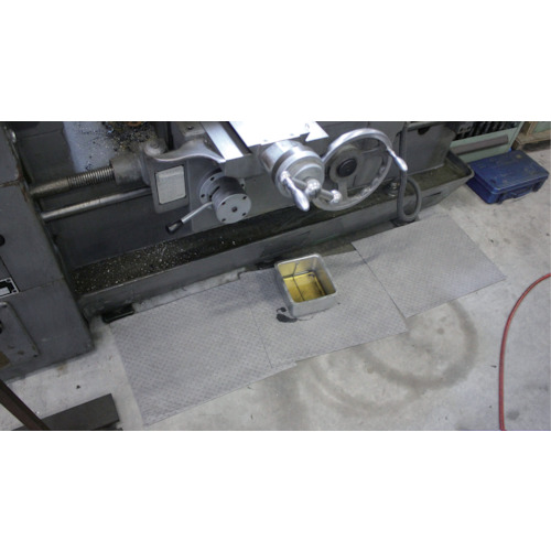 吸油シート(オイル・水両用)300×400mm (110枚入)【MR-939-402-0】