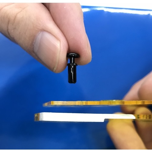 プッシュリベット 板厚3.7～4.4mm 穴径2.1Φ 長さ6.4 黒 50個入【TPR2064-BK】