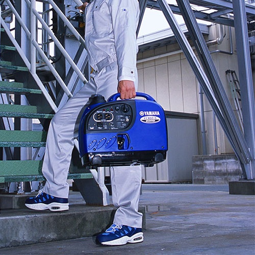 AC100V/900W(50Hz/60Hz)発電機(防音型)【EA860KB】