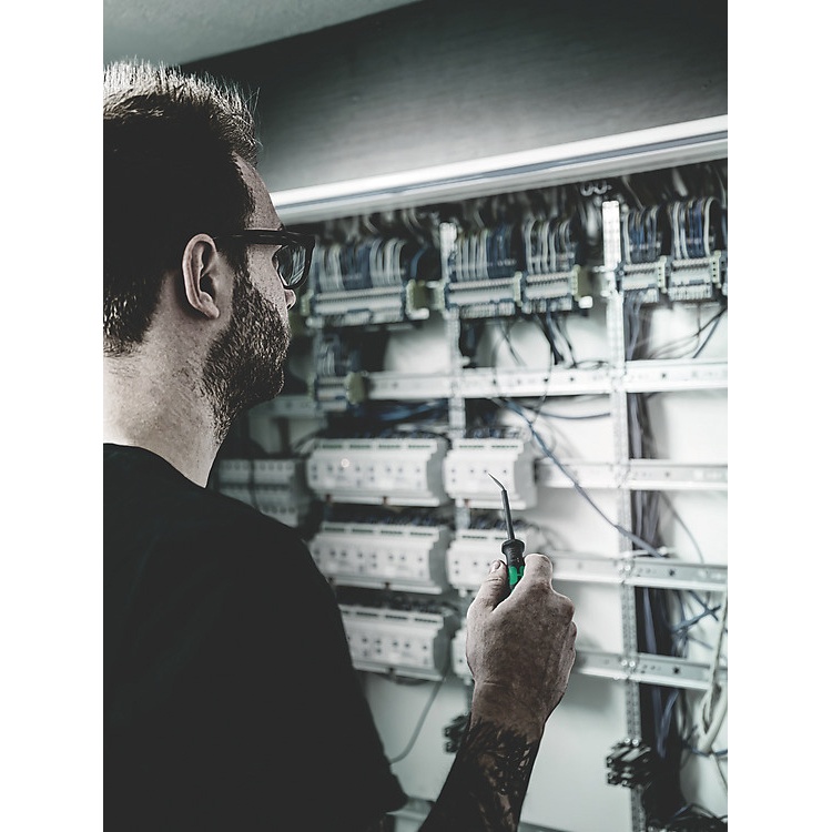 WERA ヴェラ 端子ブロック用引き抜きハンドル スプリングクランプ用の実用的な操作ツール 先端サイズ0.6x3.5mm 軸長81mm【008102】