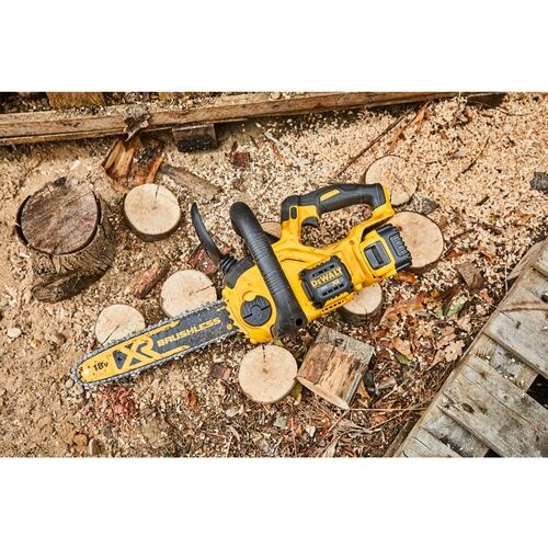DEWALT 18Vチェーンソー(25cm)【DCM565P1-JP】