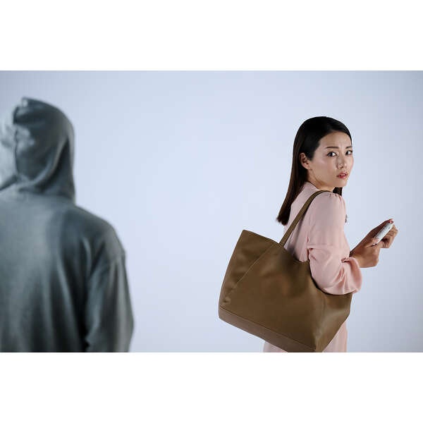 スマートトラッカー/防犯ブザー/IP65設計/iOS対応/4機能搭載/充電式/ホワイト【LGT-UCSS1WHM】