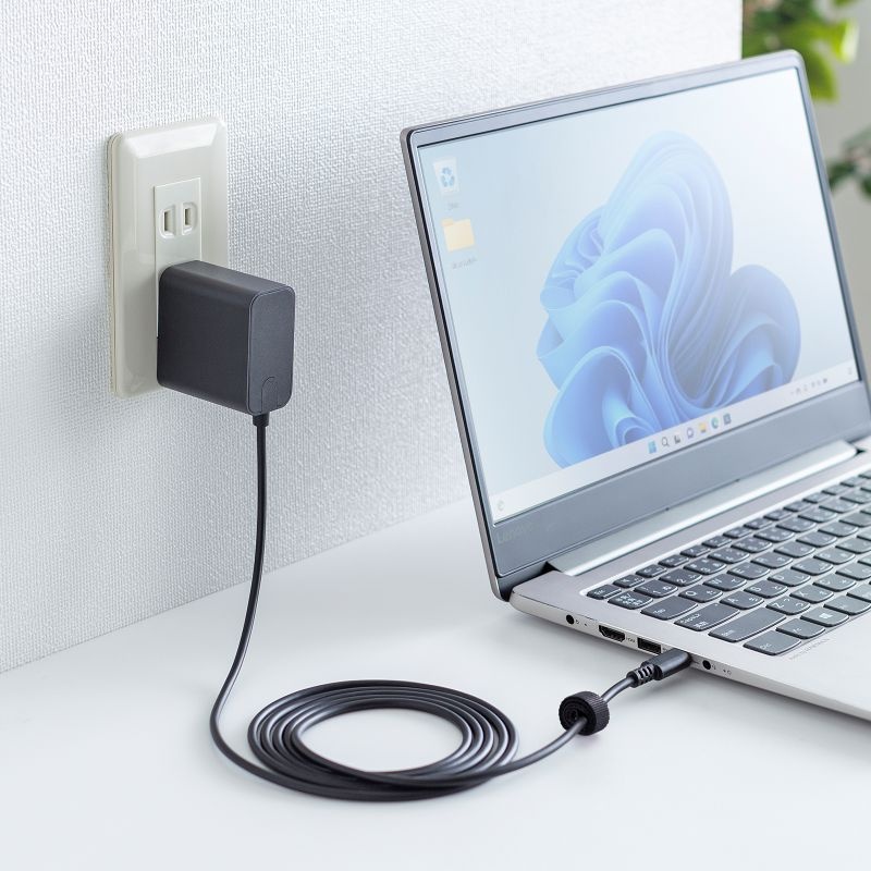 USB PD対応AC充電器(PD65W・Type-Cケーブル一体型)【ACA-PD110BK】