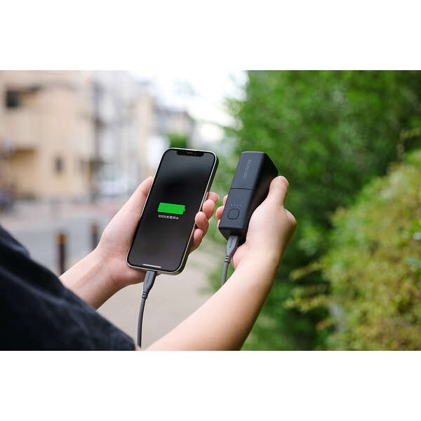 AC充電器一体モバイルバッテリー(5000mAh/30W/C×1+A×1)【DE-AC14-5000BK】