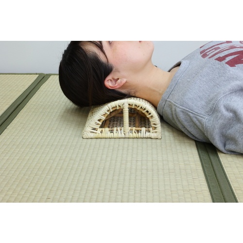 大島屋 籐半円枕 30x20x10cm【334307】