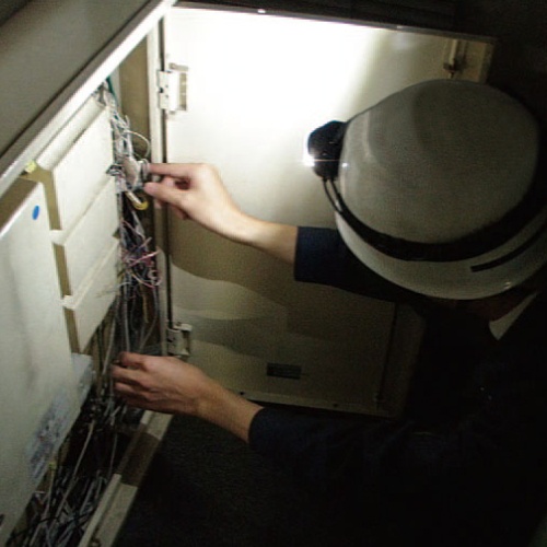 [単3x3本] ヘッドライト/LED(ワイド照明・充電セット)【EA758RX-807E】