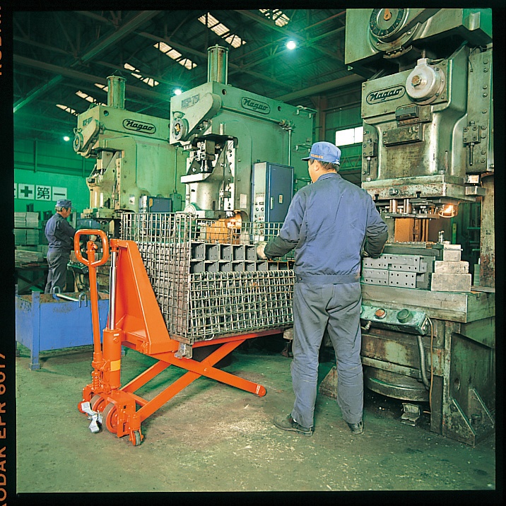 1.0t/1.070mm ハイリフト パレットトラック(手動式)【EA985ER-13】