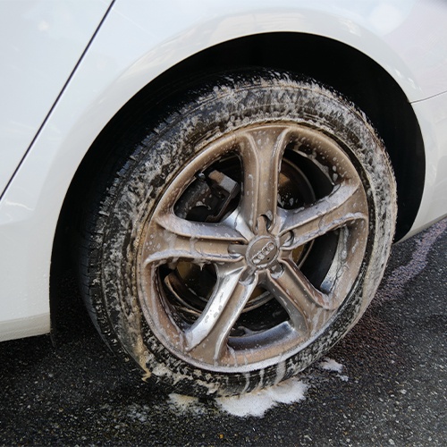 800ml ホイール＆タイヤクリーナー【EA922JN-8】