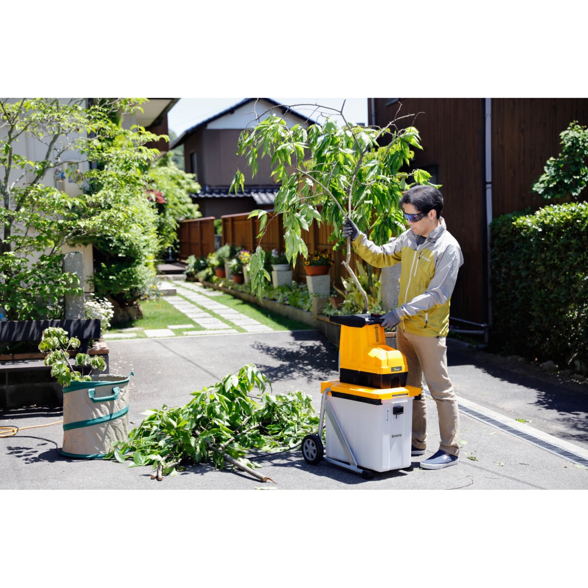 AC100V/1450W ガーデンシュレッダー(電動)【EA898S-1A】