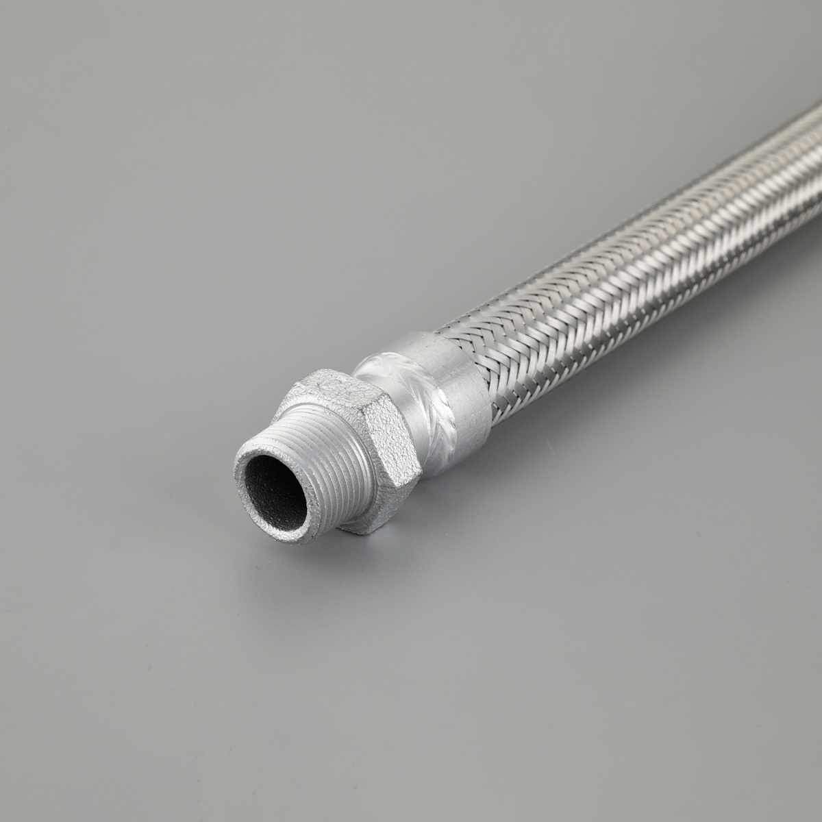 R 3/8インチ x300mm フレキチューブ(SUSニップル/溶接)【EA469EL-3】