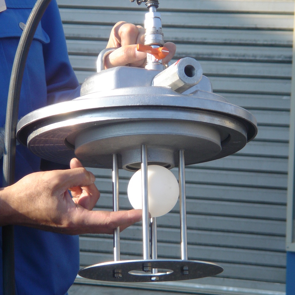 エアー式乾湿両用掃除機(ストッパー付)【EA122VJ-3】