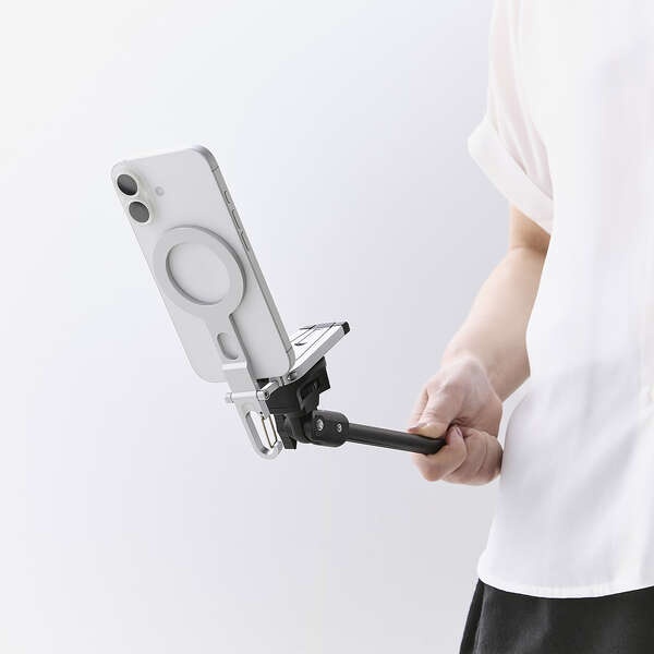 スマートフォン用スタンド/両面マグネット/折り畳み式/カラビナ付き/6.9インチ対応/メタルプレート付属/シルバー【P-STCLMPALMSV】