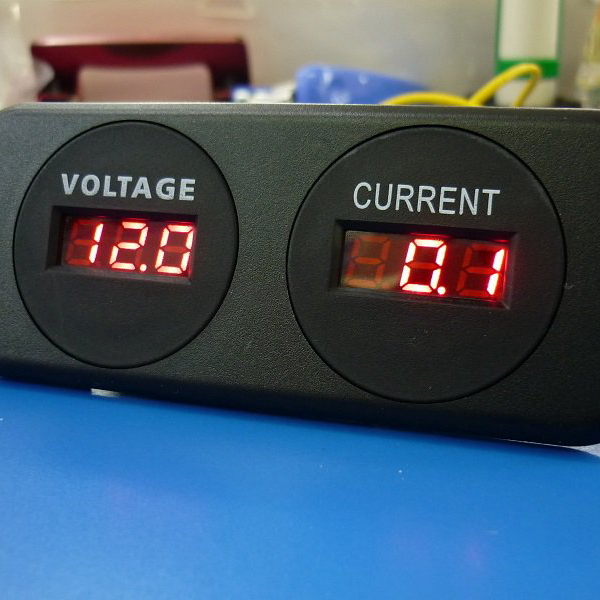 LEDデジタル電圧計(赤色表示)【A25-1C-RED】