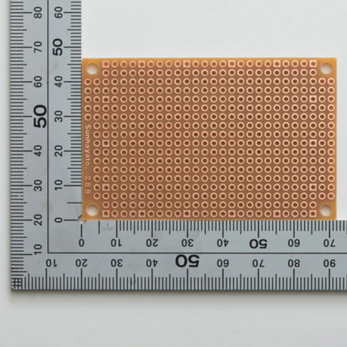 ユニバーサル基板 片面 紙フェノール 72×47mm【ICB-288】