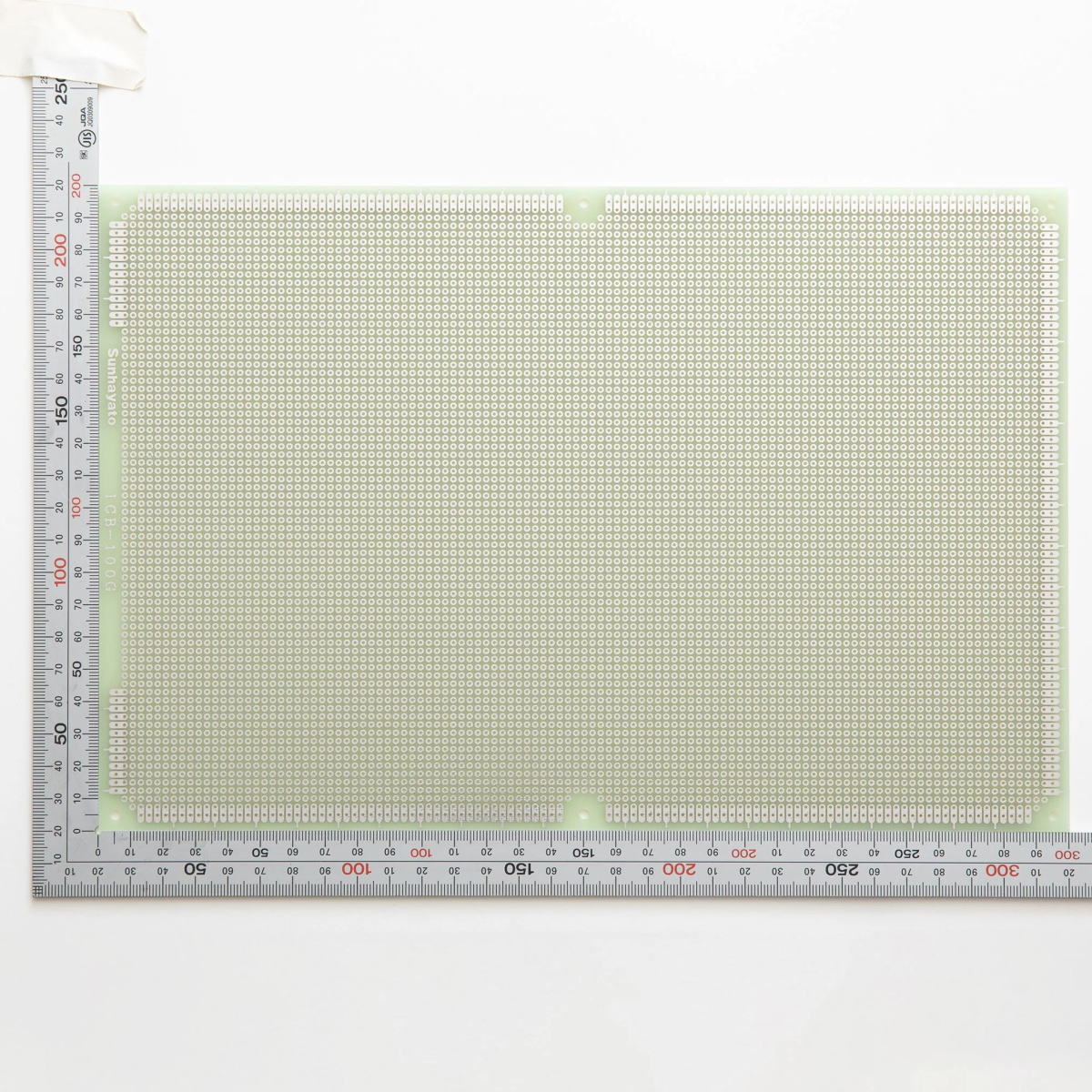 ユニバーサル基板 片面 ガラスエポキシ 300×200mm【ICB-100G】