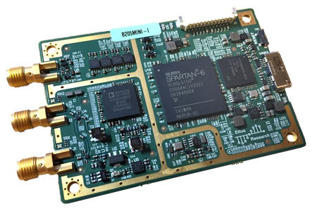 ＜ USRP B205mini-i ＞